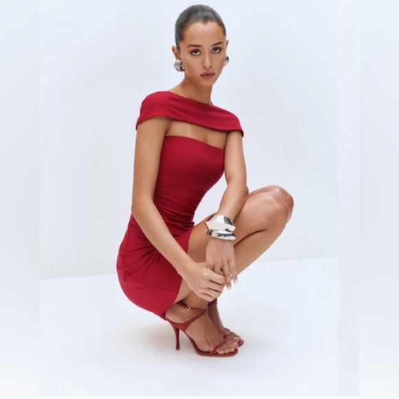 Reformation Carmina Knit Dress in Lipstick - Picture 2 of 11